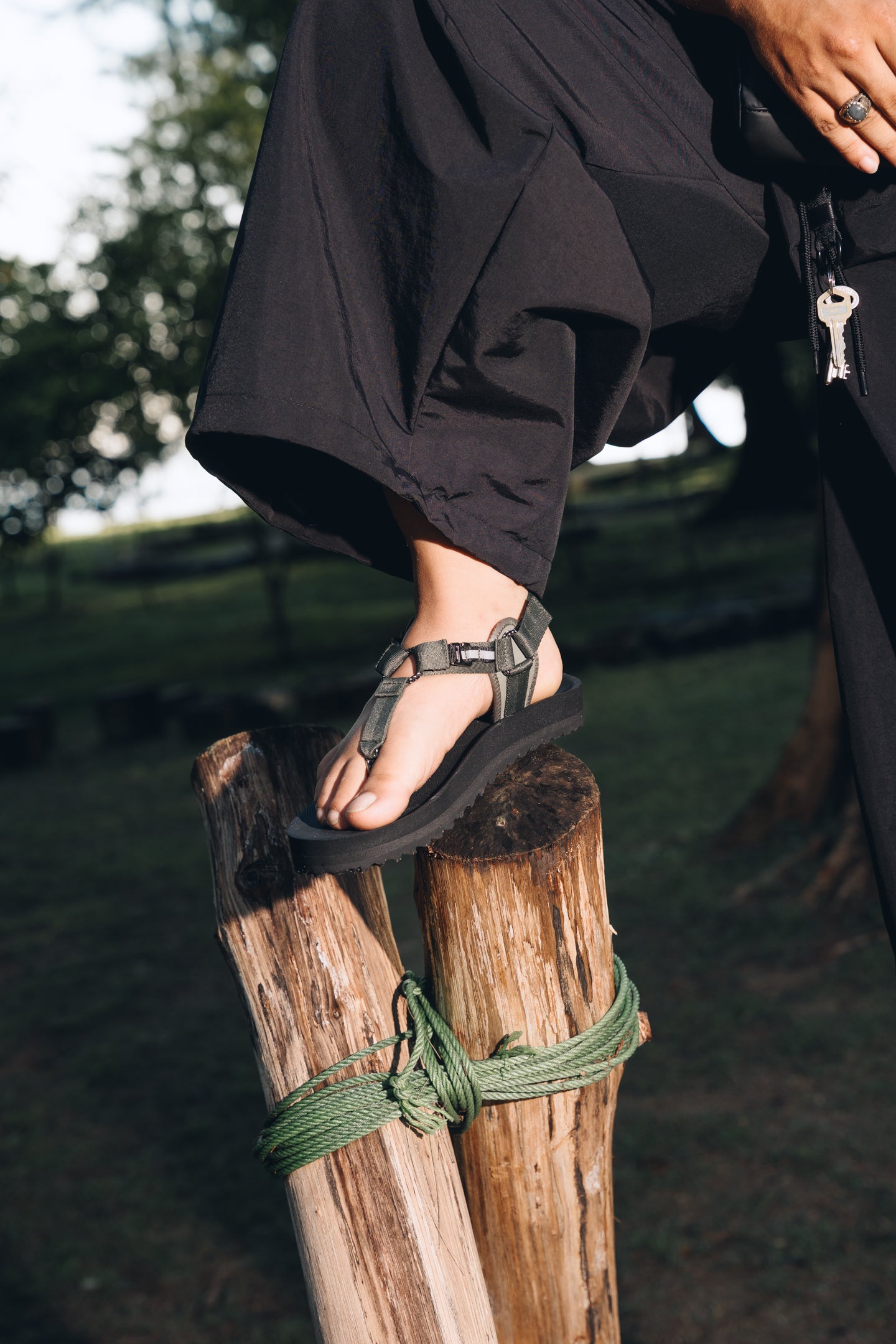 Yagai Nylon Baggy Balloon Pants – Lightweight Outdoor Utility